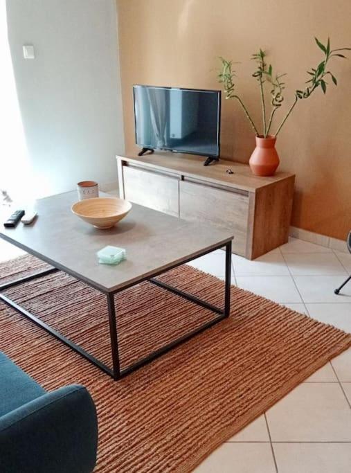 Central Artistic 2-Bedroom Apartment 79Sqm Trípoli Exterior foto